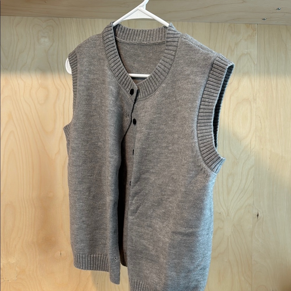 Commense Gray Sleeveless Sweater Vest